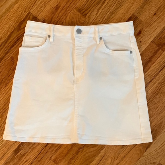 Banana Republic white jean skirt - Picture 1 of 4
